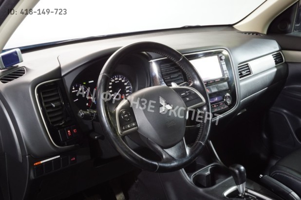 Автомобиль Mitsubishi, Outlander, 2013 года, Вариатор, пробег 142562 км